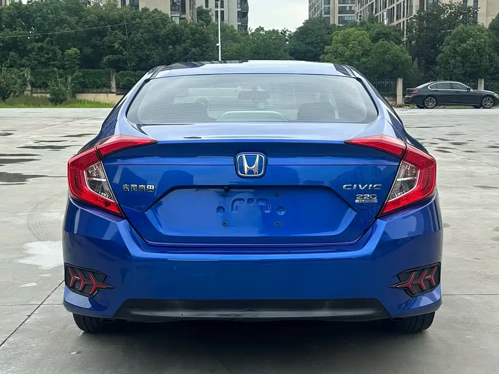 Honda Civic 2019 — фото 18