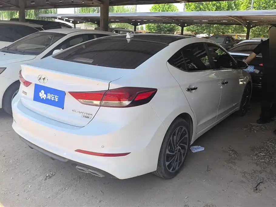 Hyundai Elantra 2020 — фото 3