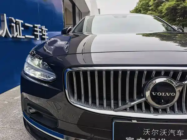 Volvo S90 2022