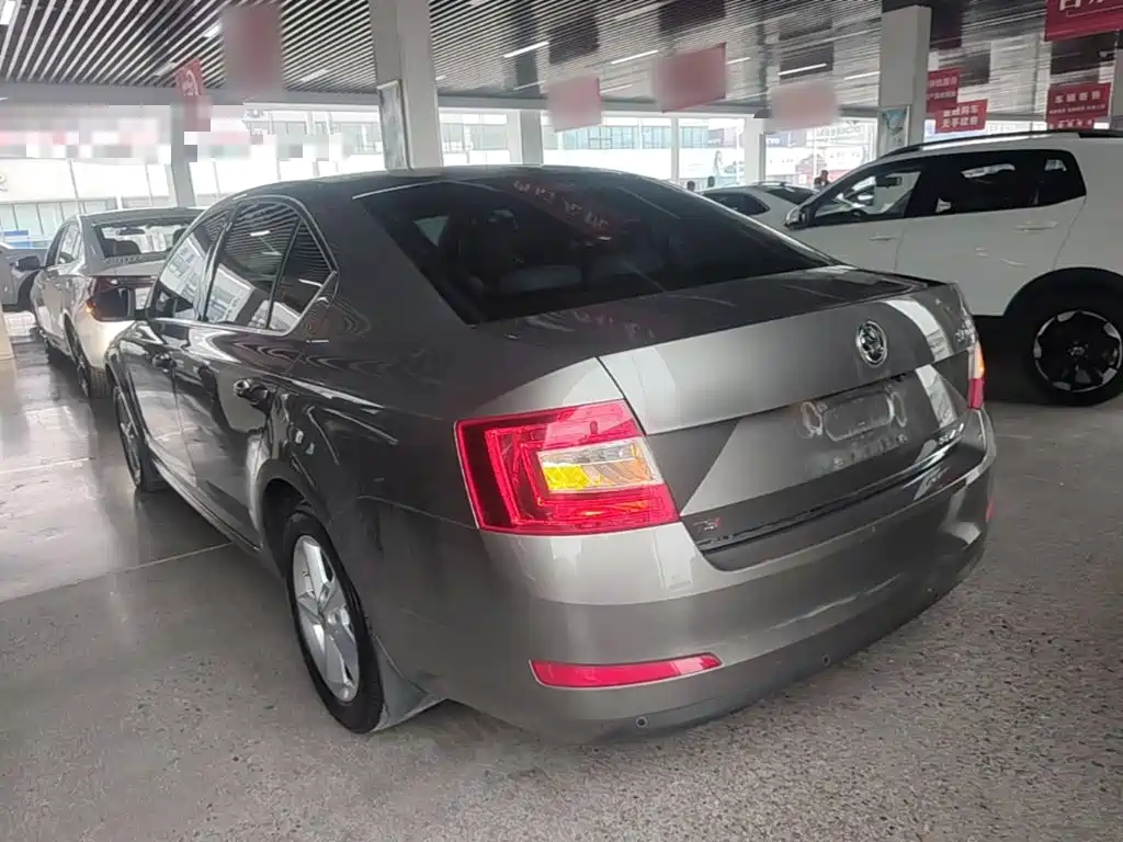 Skoda Octavia 2015 — фото 5