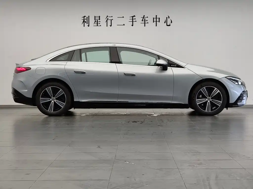 Mercedes-Benz EQE 2025
