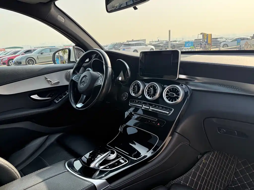 Mercedes-Benz GLC Coupe 2018 — фото 9
