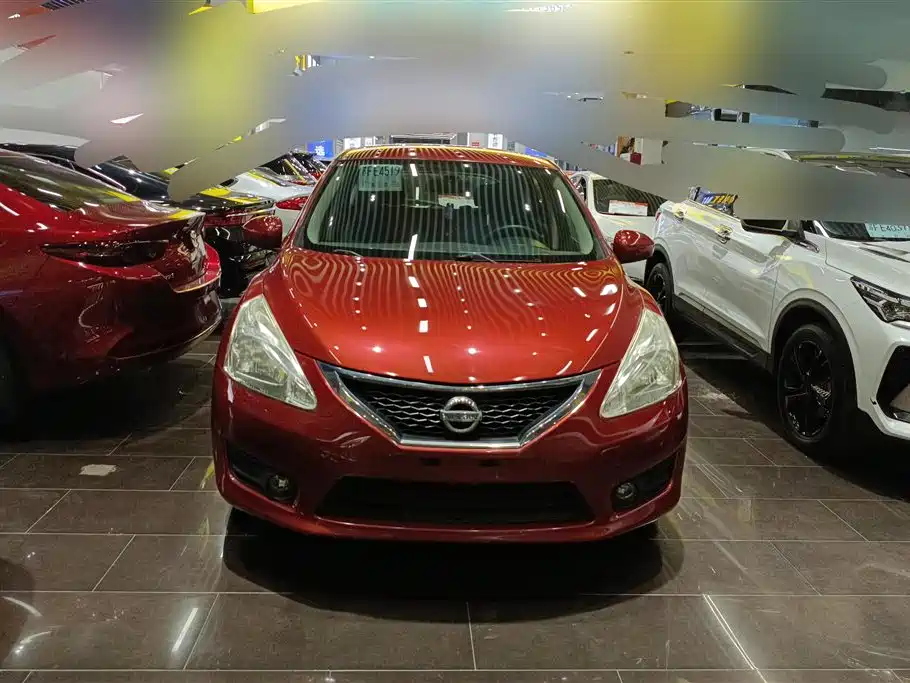 Nissan Tiida 2015 — фото 2