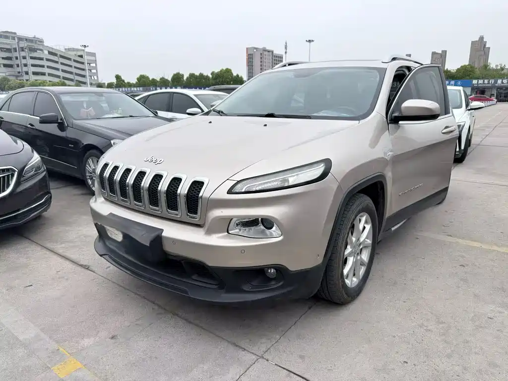 Jeep Cherokee 2016 — фото 1