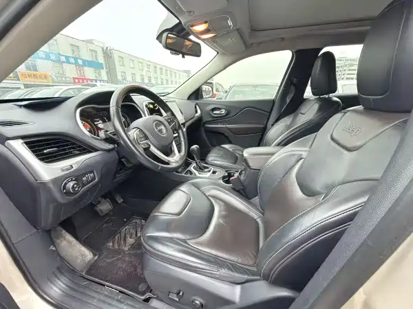 Jeep Cherokee 2016