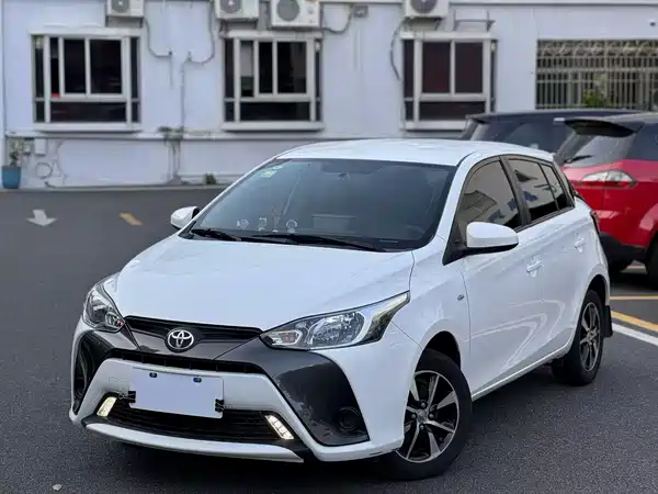 Toyota Yaris L 2021