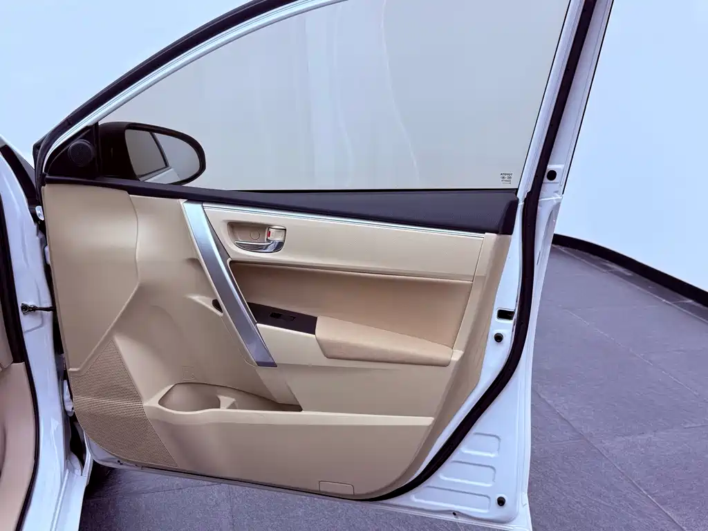 Toyota Corolla 2015 — фото 22