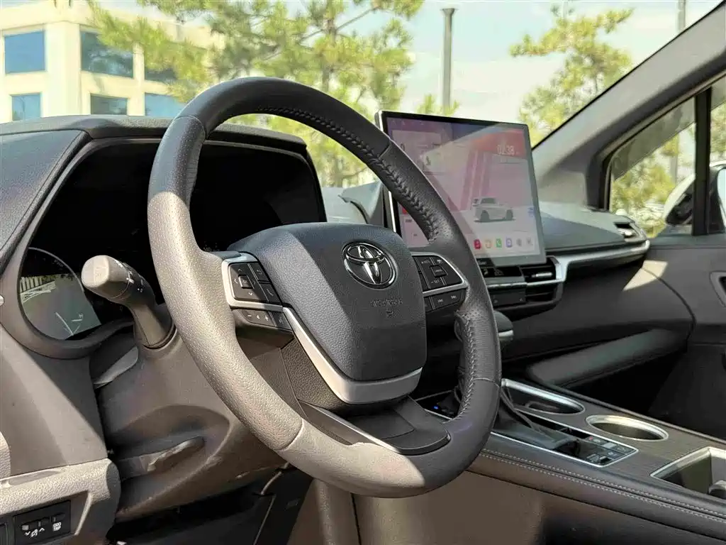 Toyota Sienna 2025