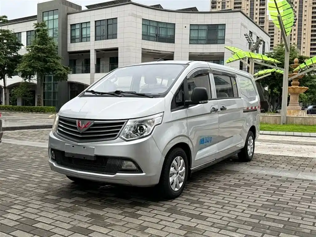 Wuling Zhengcheng Classic 2017 — фото 1