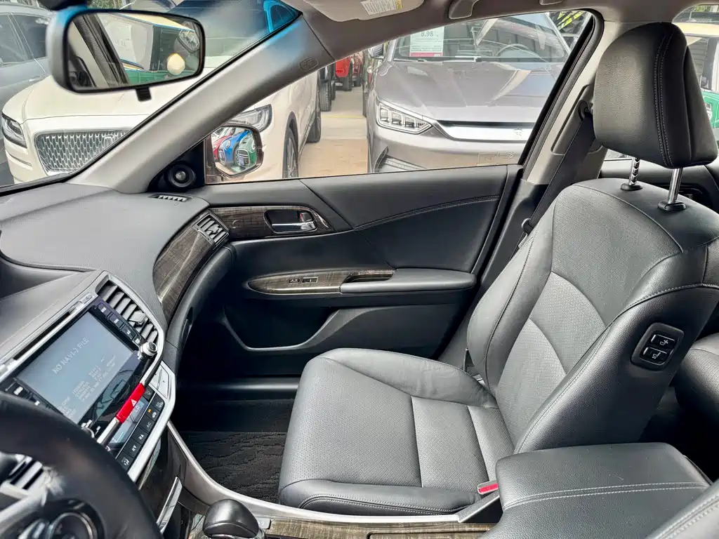 Honda Accord 2014 — фото 13