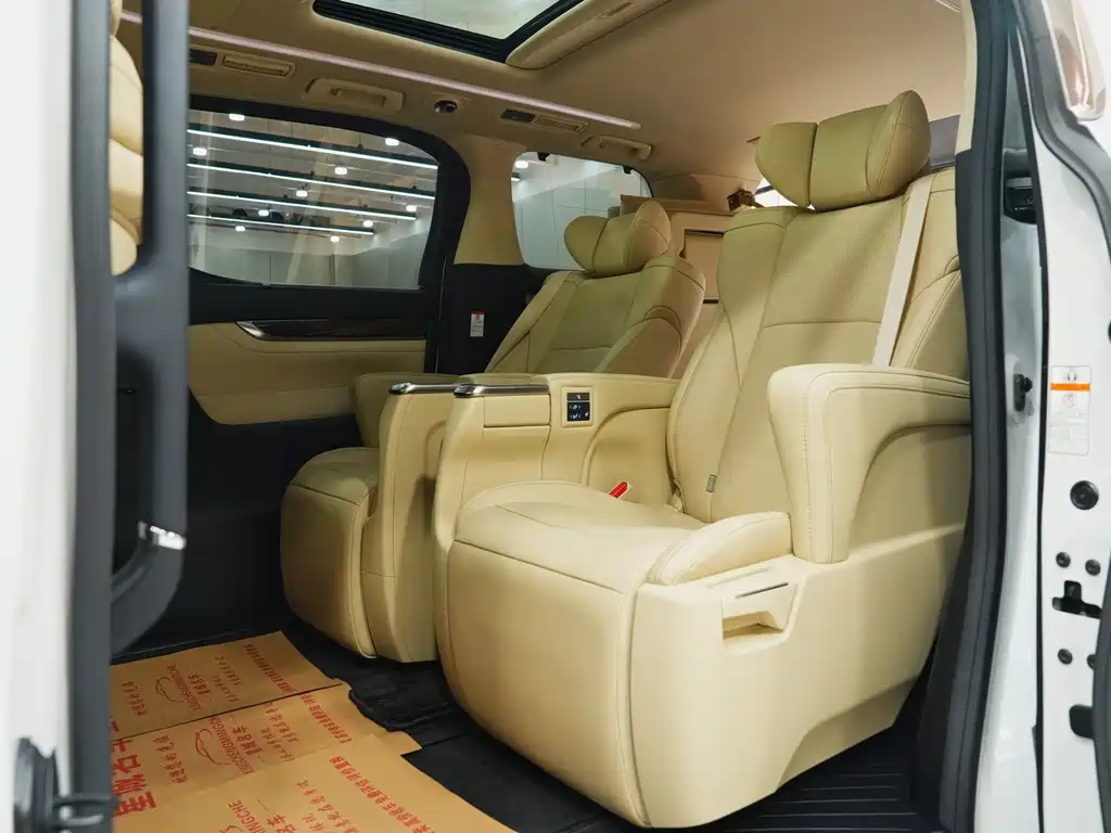 Toyota Alphard 2021 — фото 14
