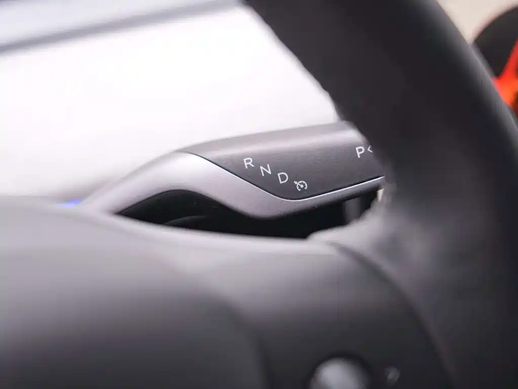 Tesla Model Y 2023 — фото 11