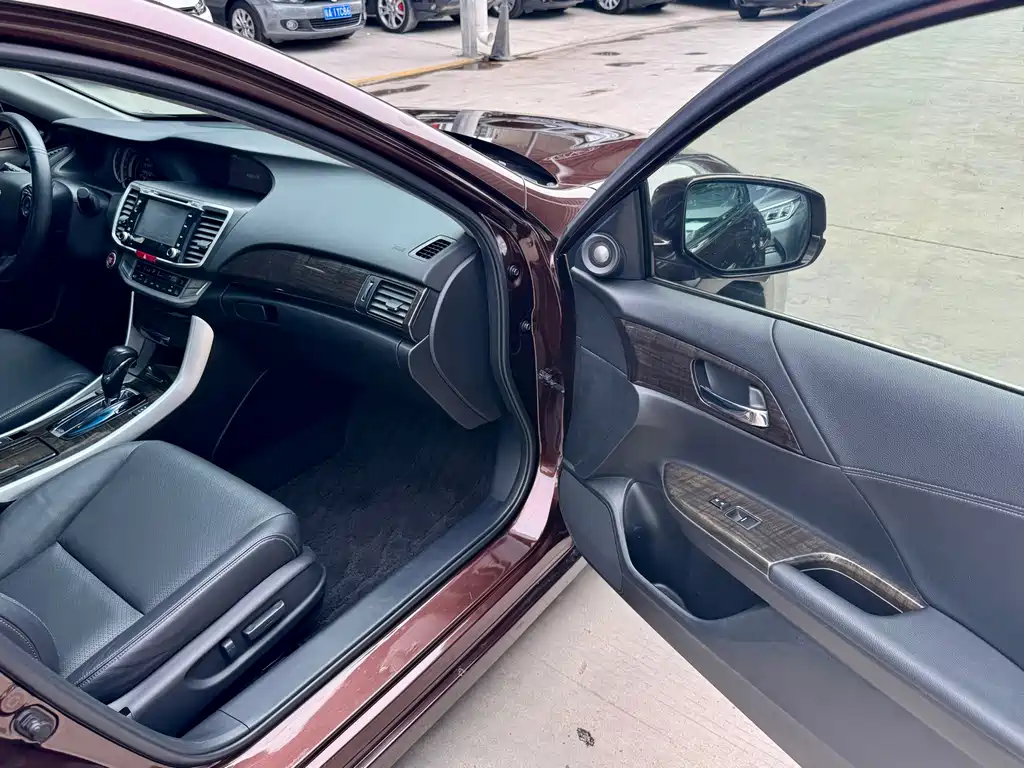 Honda Accord 2014 — фото 18
