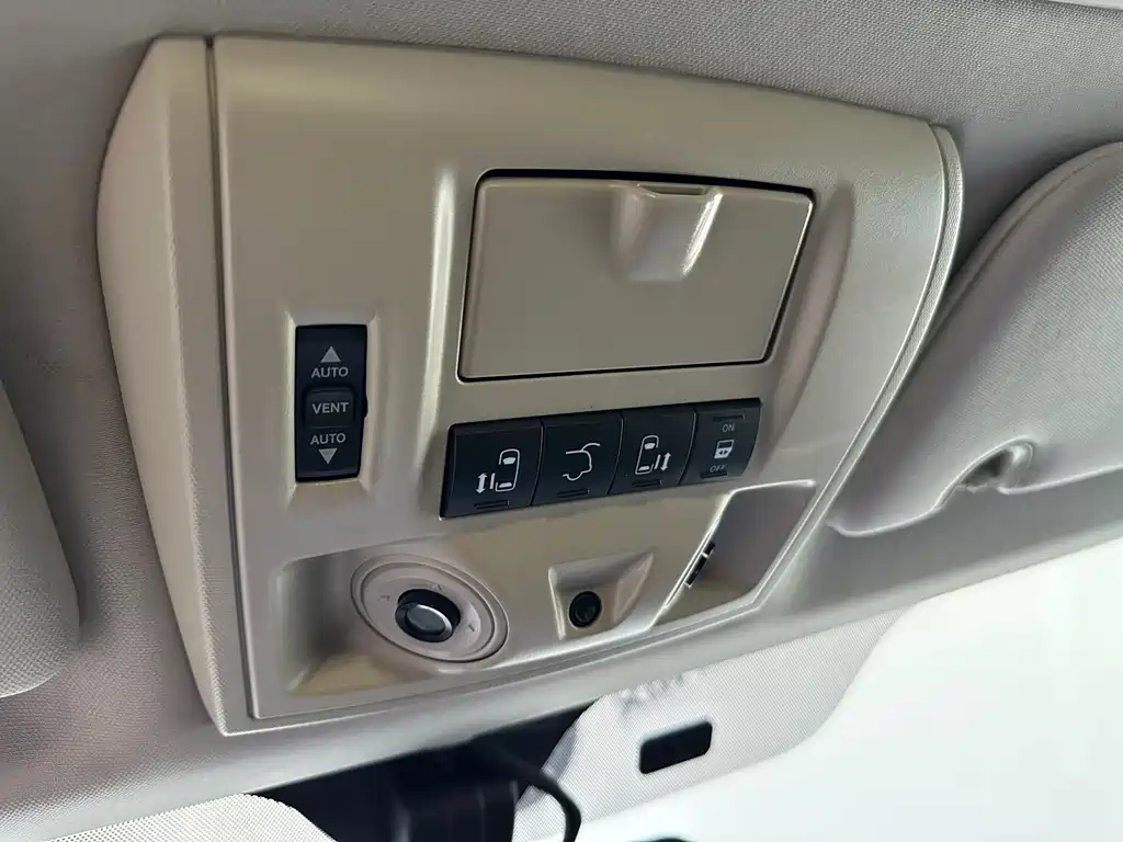 Chrysler Grand Voyager 2014 — фото 14