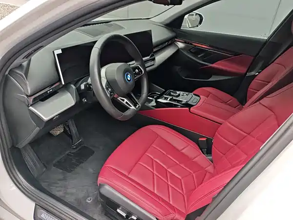 BMW i5 2025