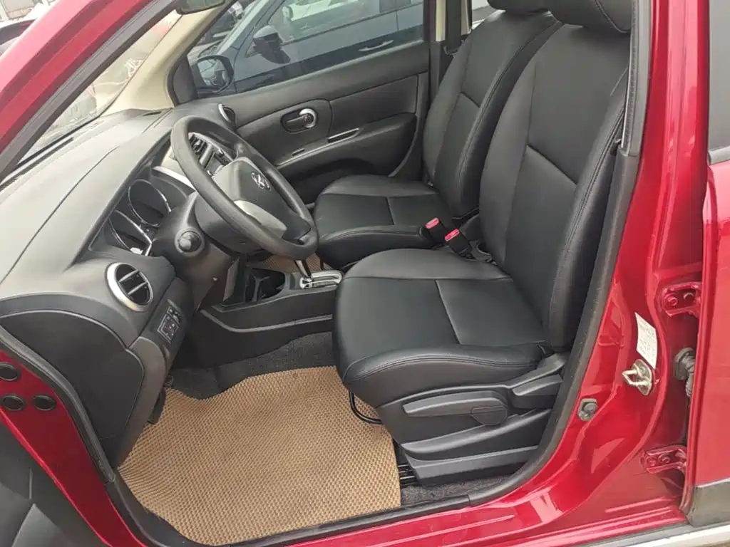 Nissan Livina 2015 — фото 15