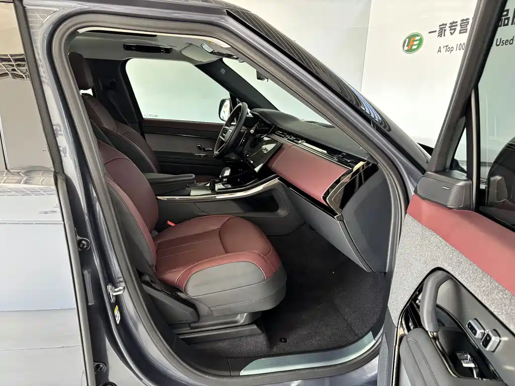 Land Rover Range Rover Sport 2024 — фото 24