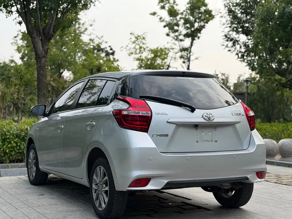 Toyota Yaris L 2022