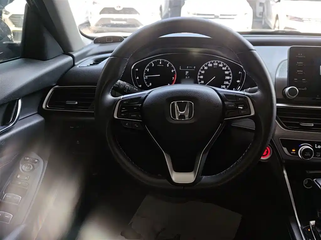 Honda Accord 2020 — фото 11