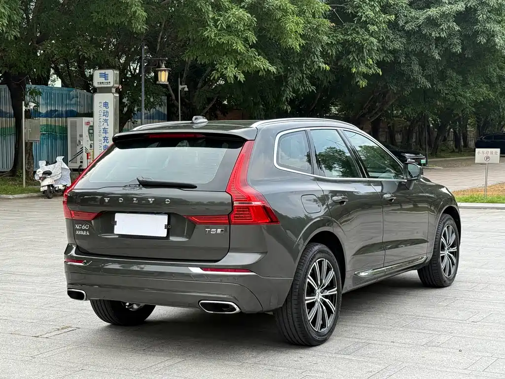 Volvo XC60 2019 — фото 8