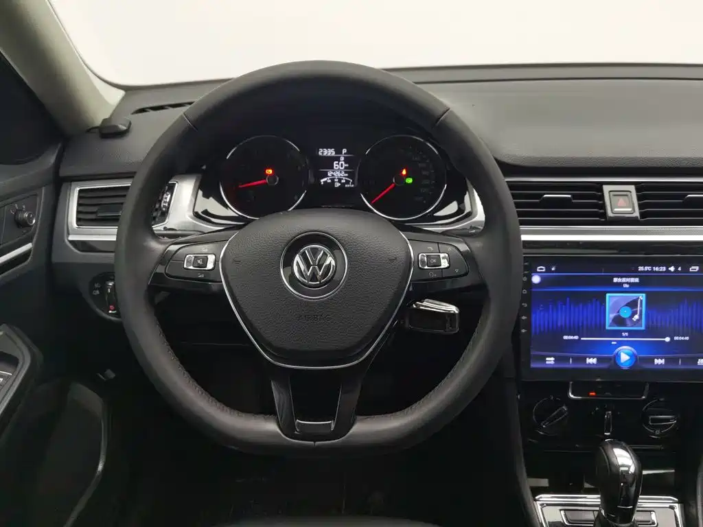 Volkswagen Bora 2017 — фото 11