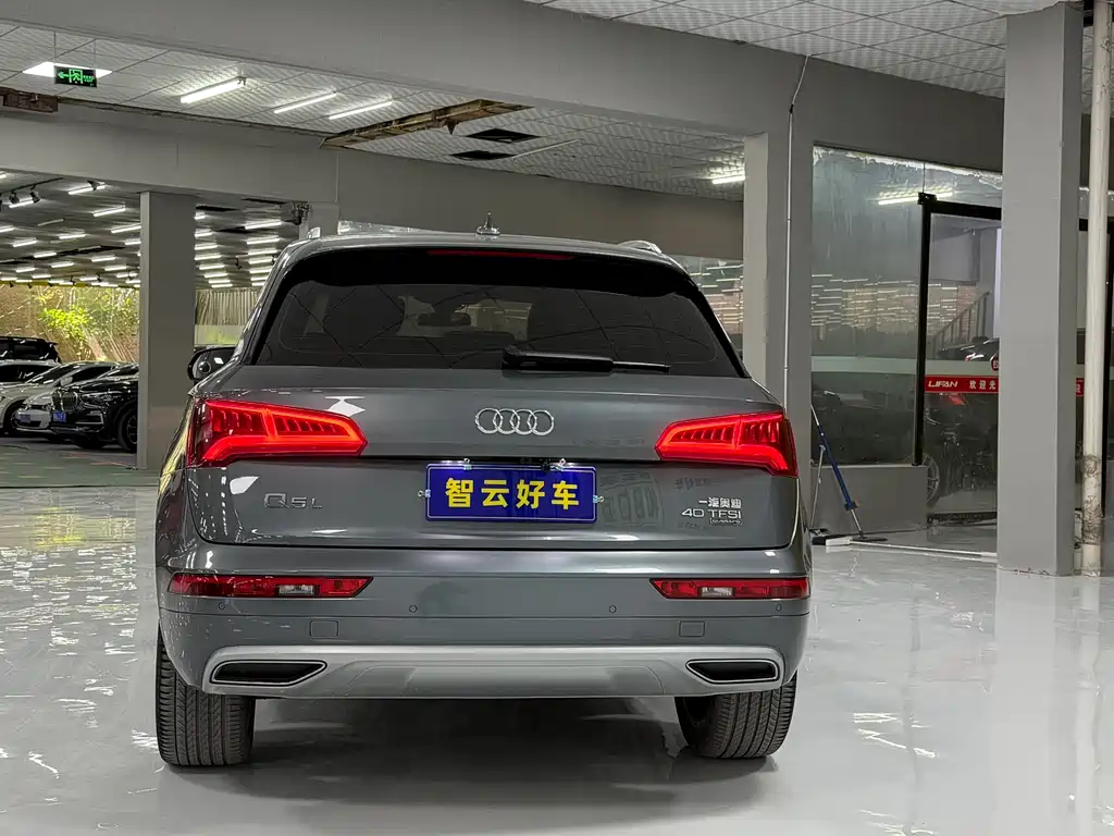 Audi Q5L 2020 — фото 8