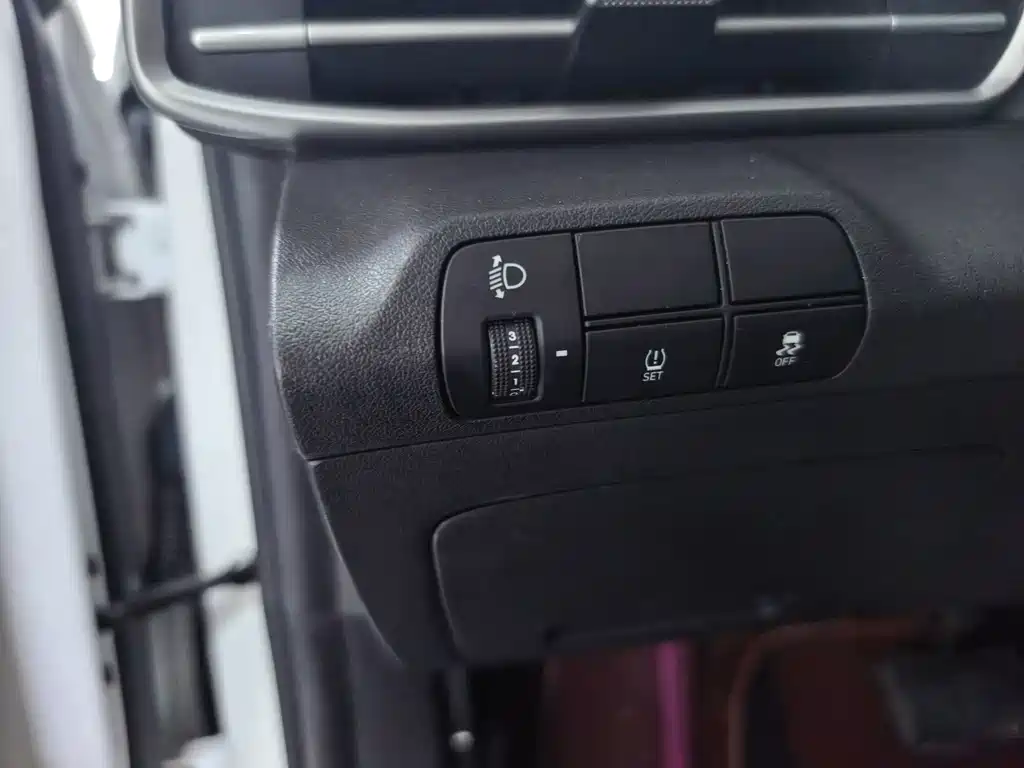 Hyundai Elantra 2021 — фото 10