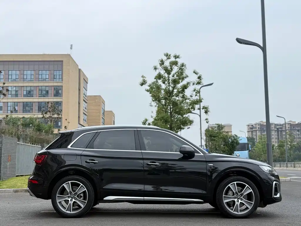 Audi Q5L 2023 — фото 4