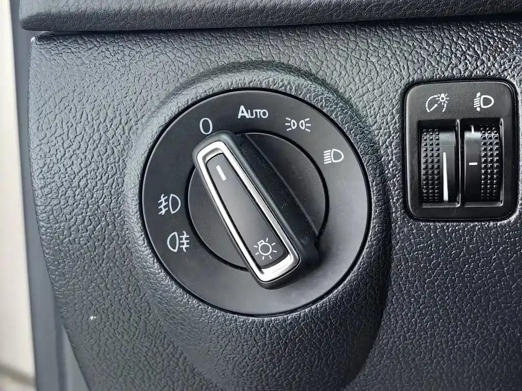 Volkswagen Tiguan 2015 — фото 21