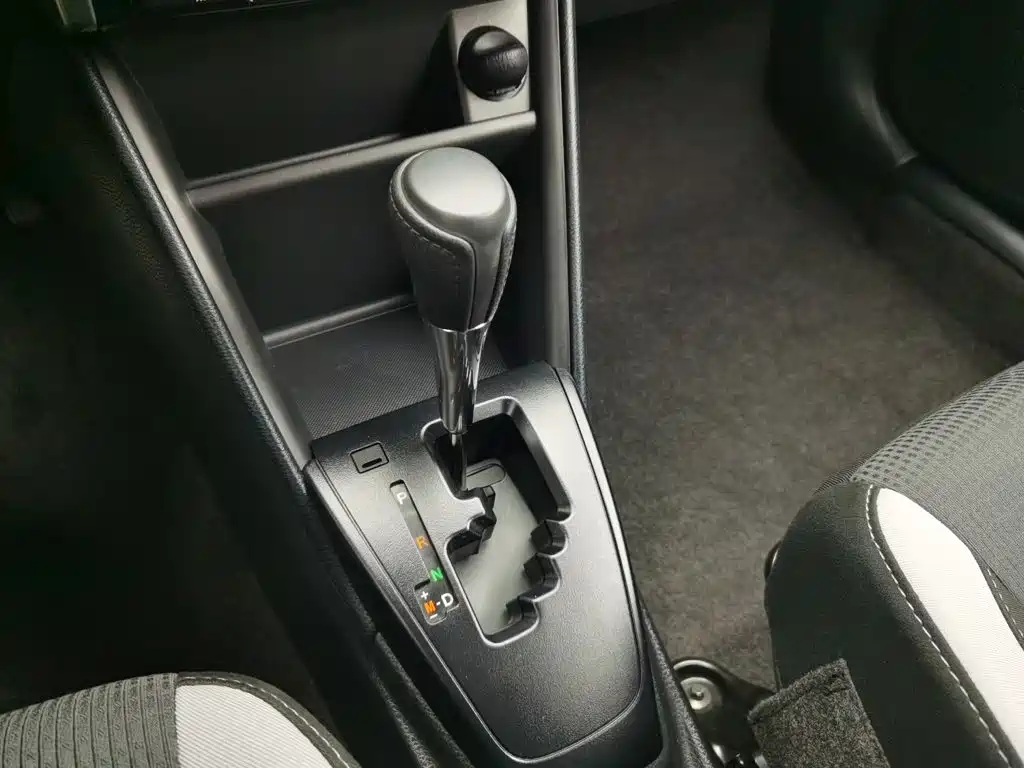 Toyota Yaris L 2022 — фото 13