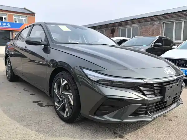 Hyundai Elantra 2023