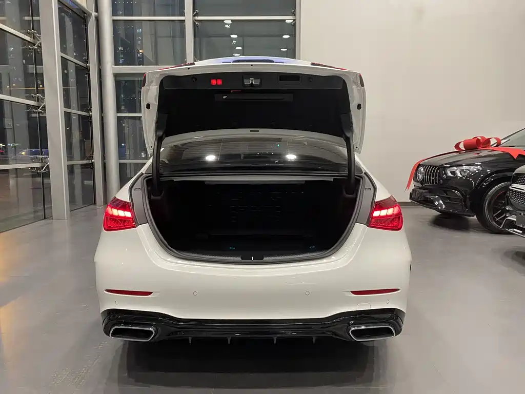 Mercedes-Benz C-Class 2023 — фото 15