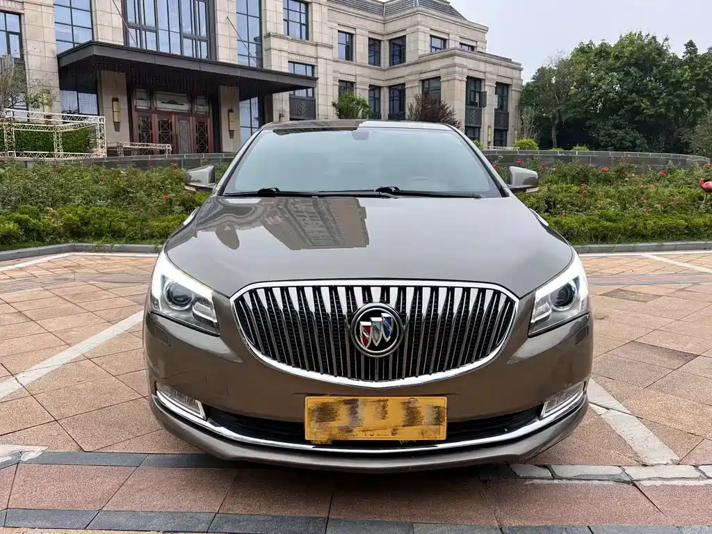 Buick LaCrosse 2015 — фото 1