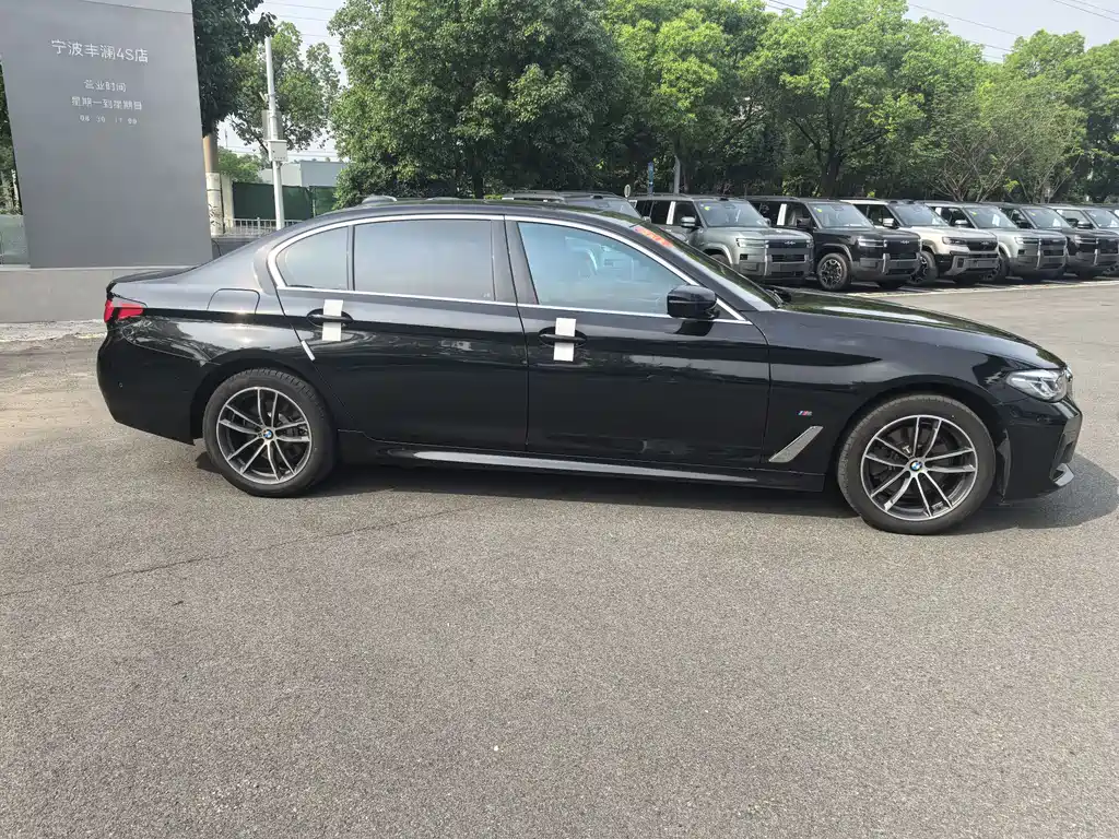 BMW 5 Series 2023