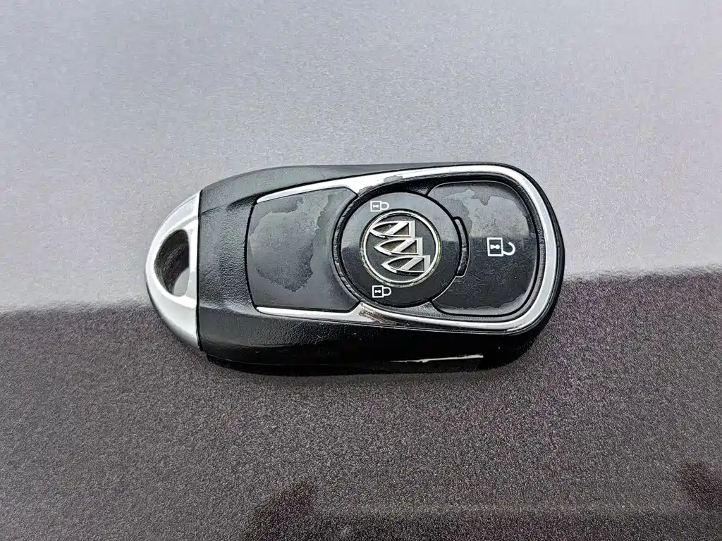 Buick Envision Plus 2017 — фото 19