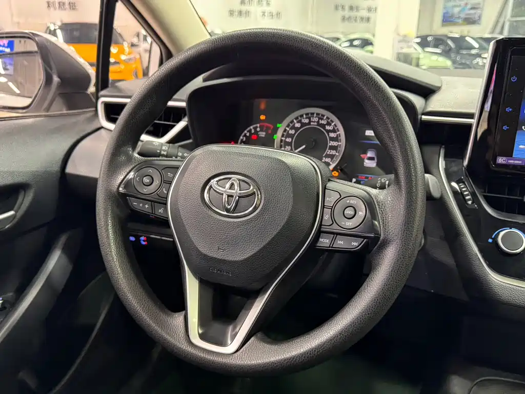 Toyota Corolla 2023 — фото 16
