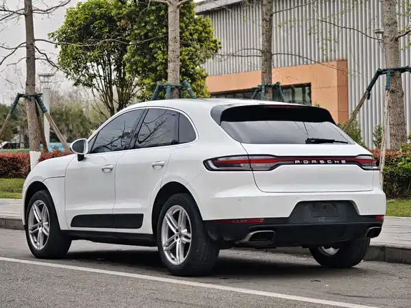 Porsche Macan 2021