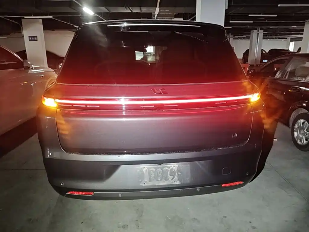 Li Auto L8 2025 — фото 6