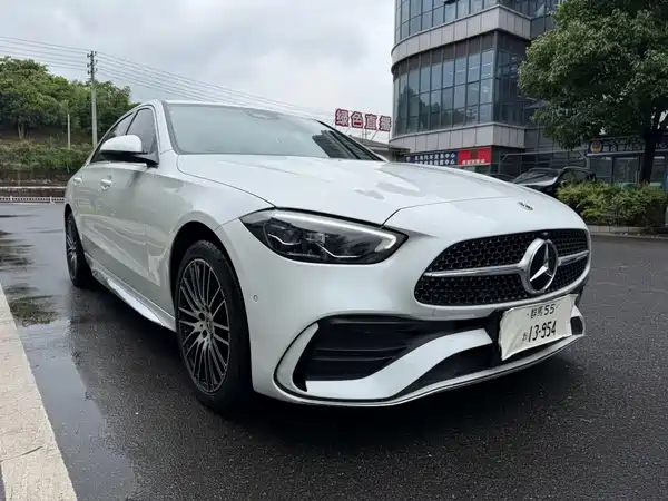 Mercedes-Benz C-Class 2024