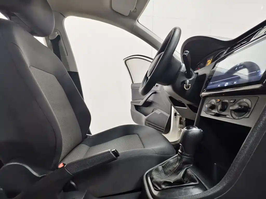 Skoda Rapid Spaceback 2015 — фото 14