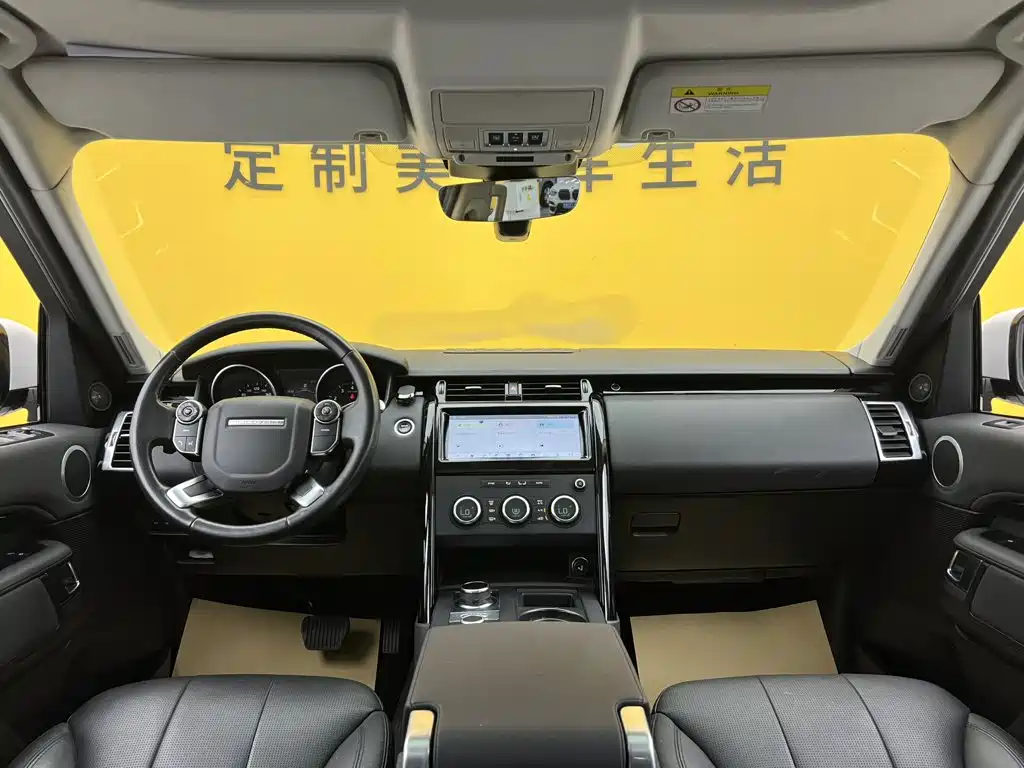 Land Rover Discovery 2018 — фото 33