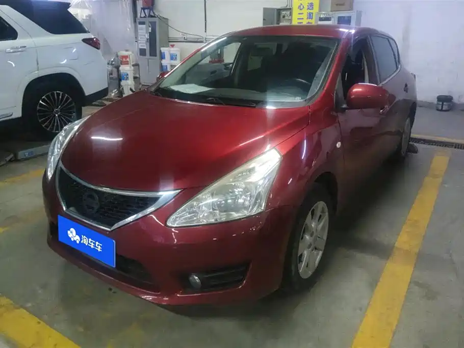 Nissan Tiida 2015 — фото 1