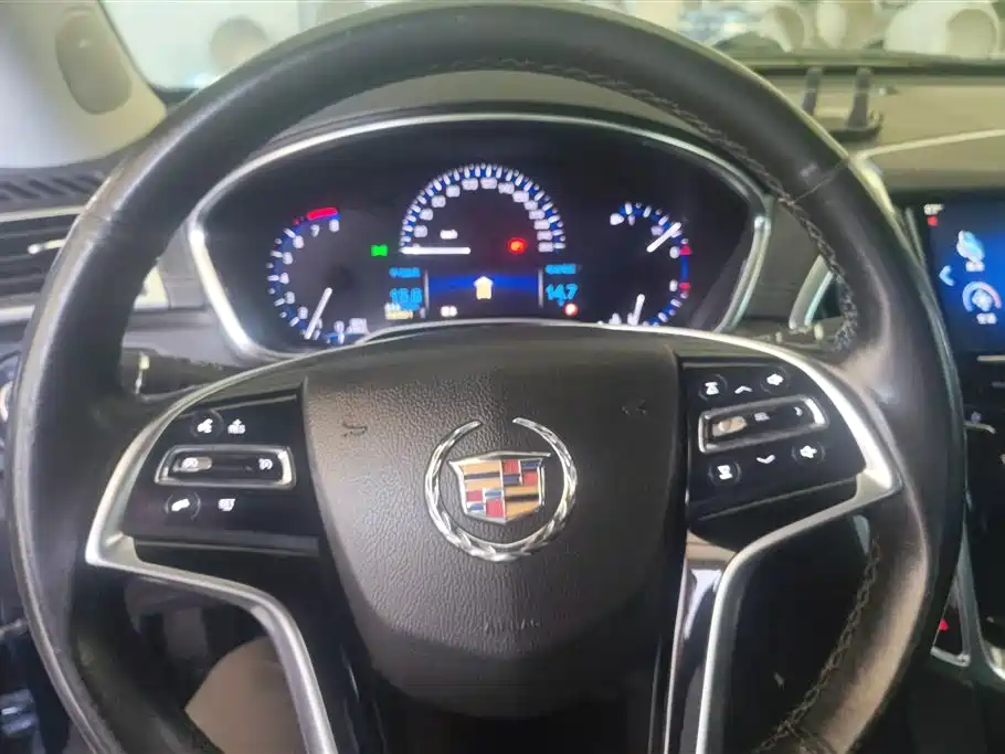 Cadillac SRX 2013 — фото 15