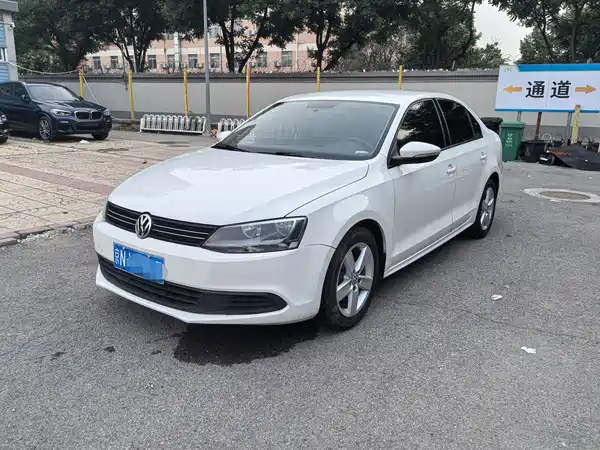 Volkswagen Sagitar 2013