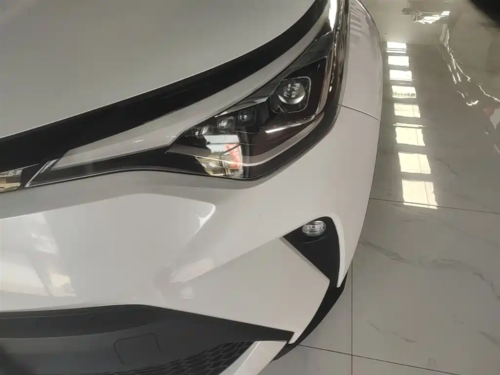 Toyota C-HR 2021 — фото 24
