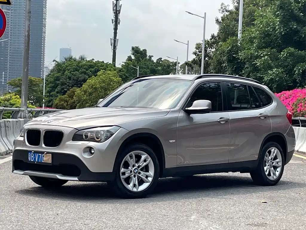 BMW X1 2012 — фото 1