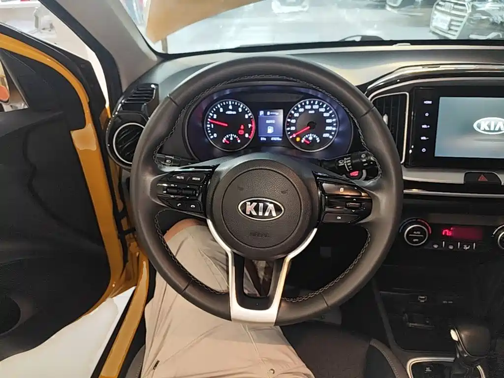 Kia KX1 2019 — фото 11