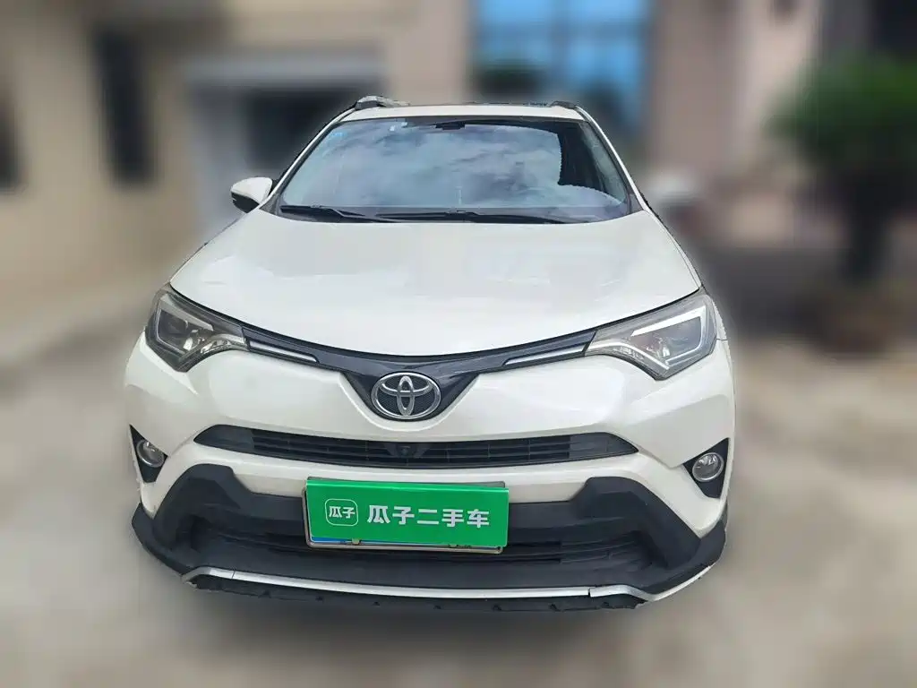 Toyota RAV4 2017 — фото 24