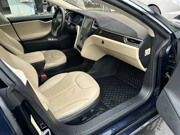Tesla Model S 2016