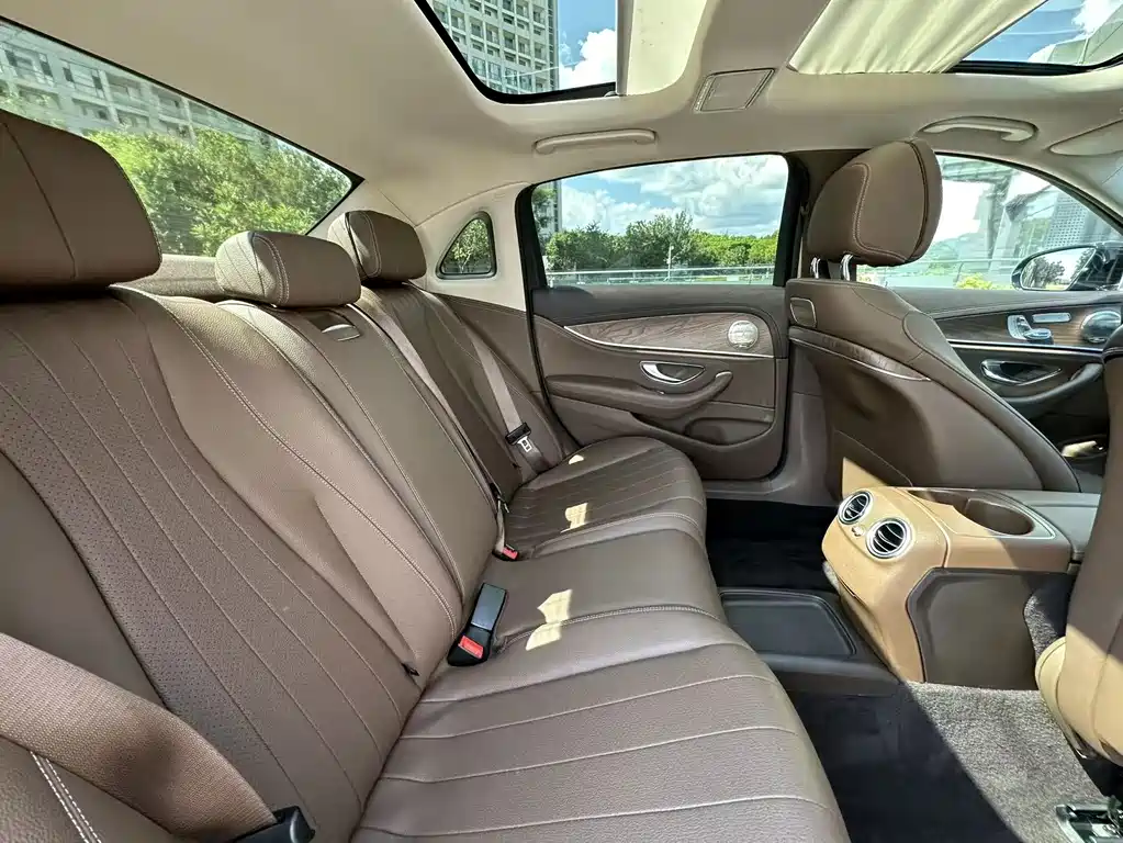 Mercedes-Benz E-Class 2019 — фото 21